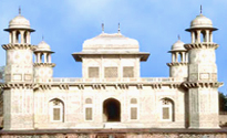 itimad-ud-daulah magicindiatour